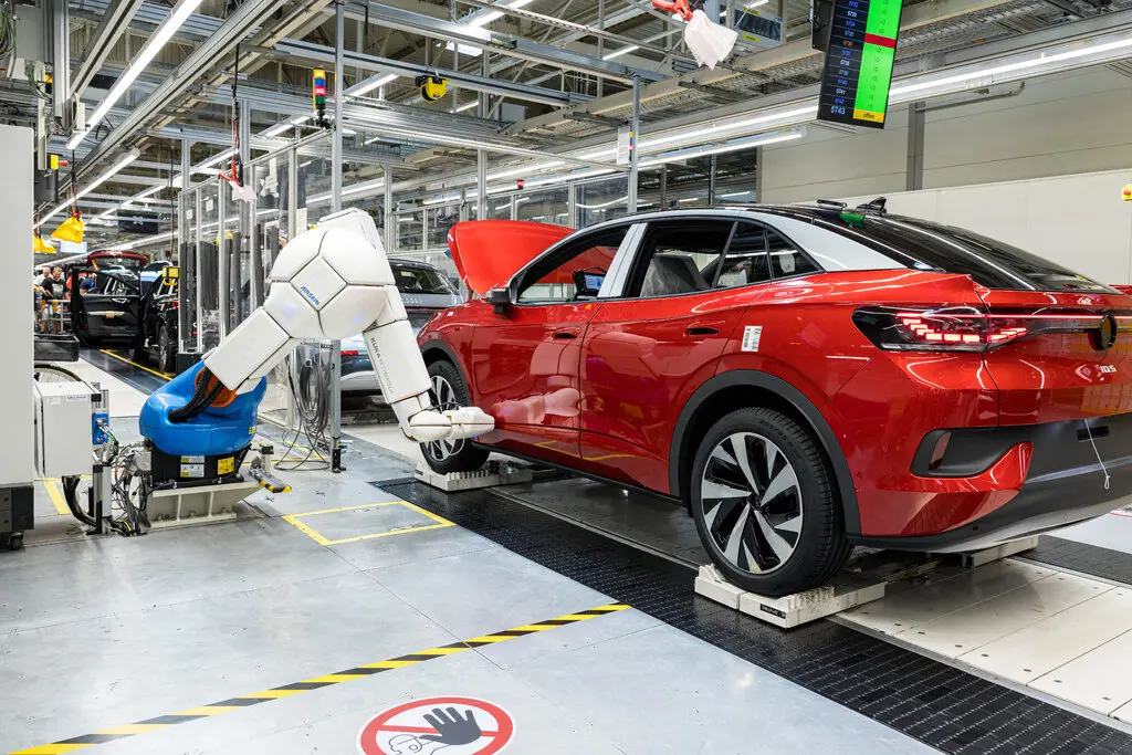 ЄС та Китай заявляють про прогрес у переговорах щодо уникнення мит на електромобілі